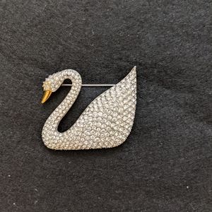 SIGNED SWAROVSKI SWAN brooch